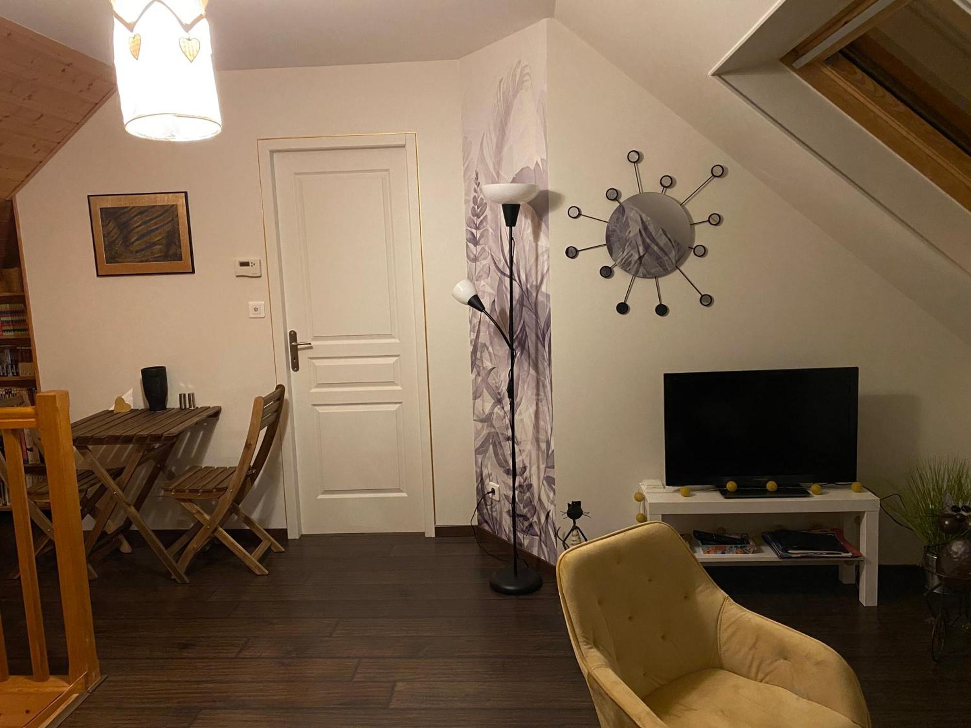 Chambre D'Hotes Proximite Circuit Prenois Екстер'єр фото